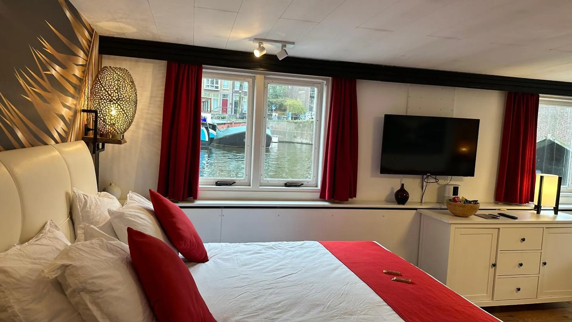 Boat No Breakfast Hotel Amsterdam Netherlands